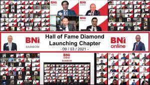 Phạm Tiến Dũng cùng tập thể Rainbow Chapter trong ngày ra mắt