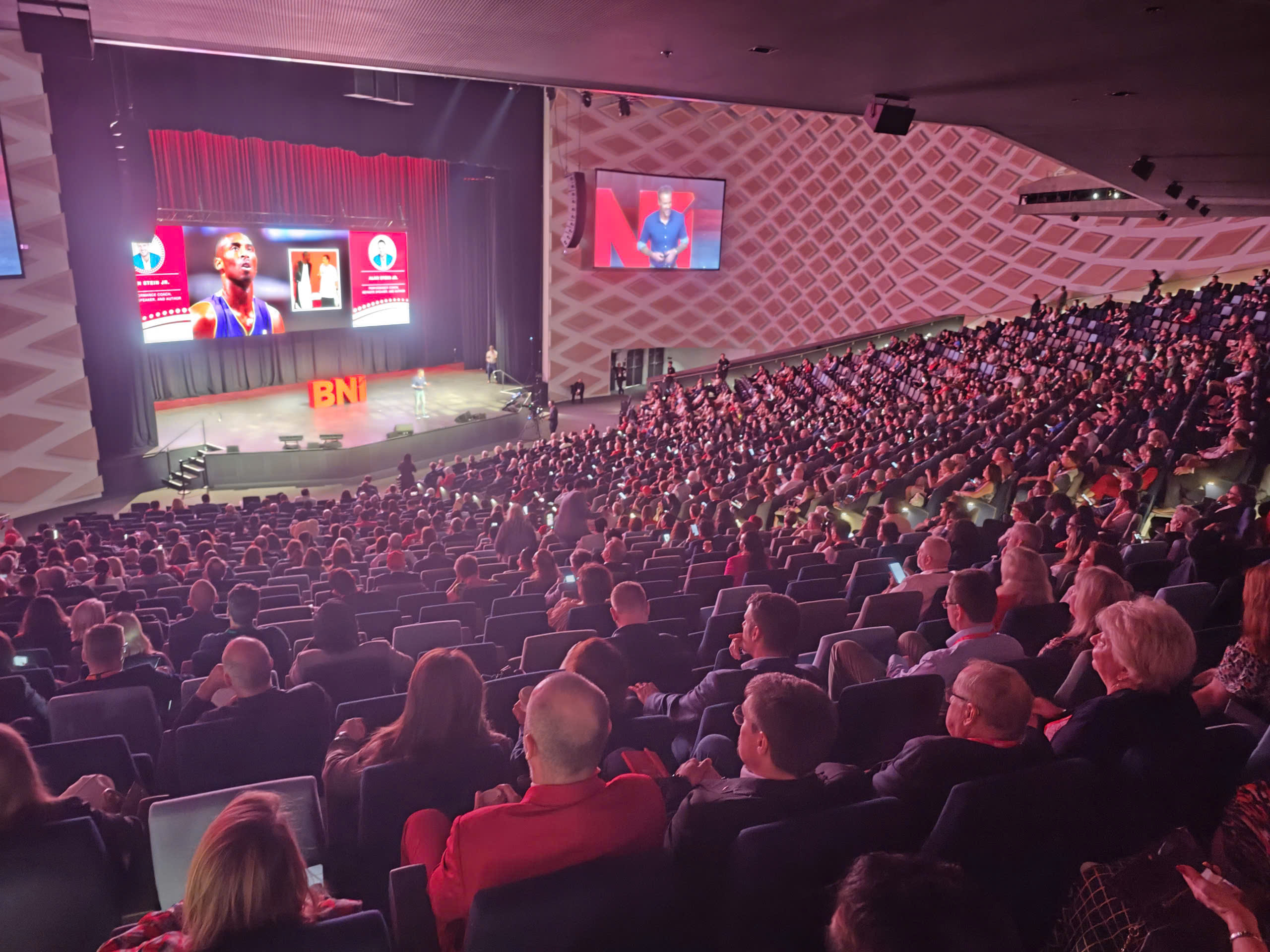 Phạm Tiến Dũng tại BNI GLOBAL 2025 Sydney.